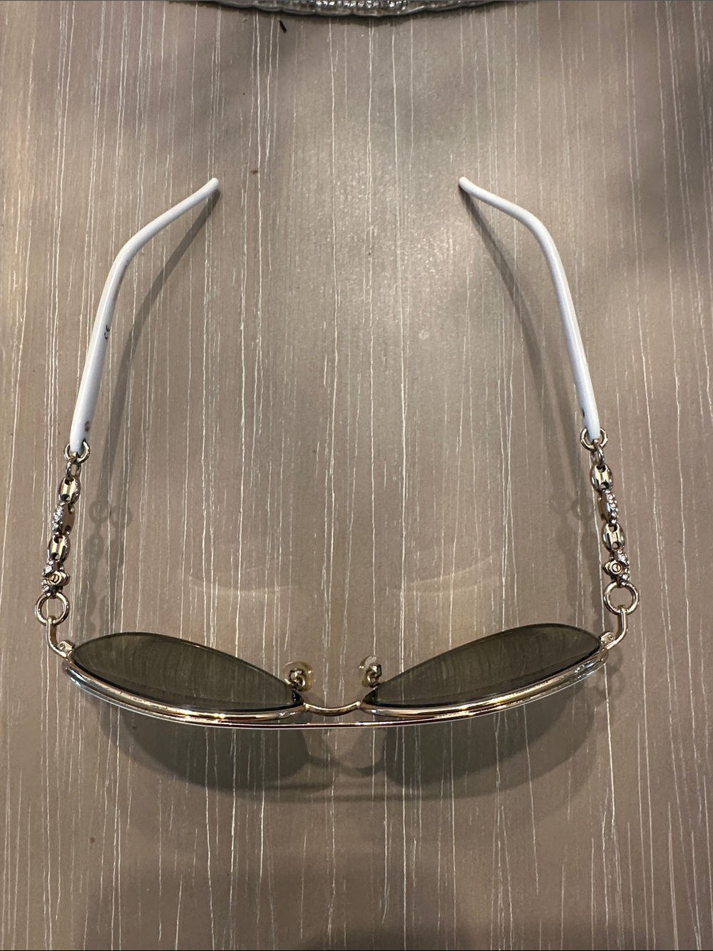 Gucci Women's Aviator Sunglasses in Cream white and Gold - Picture 5 of 7